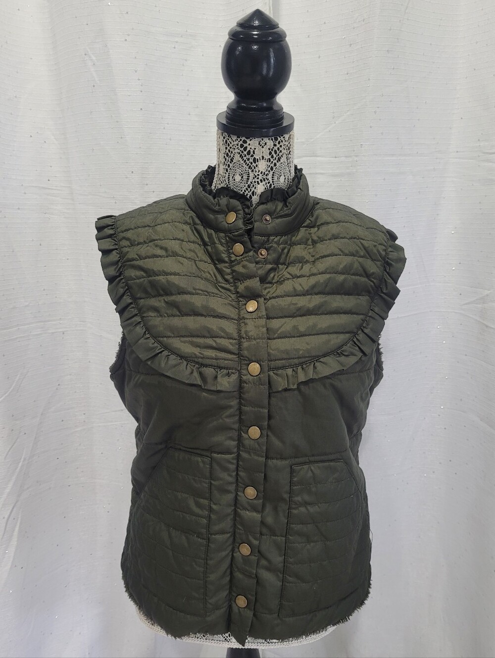 Free People Olive Quilted Ruffle Sherpa-Lined Vest. Size Medium